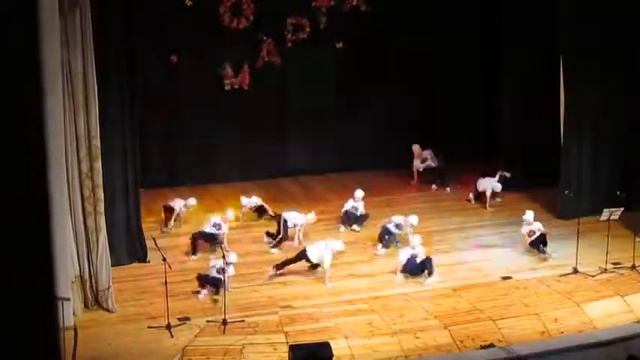 Танец "Короли танцпола"-группа по брейк дансу рук.Путан Т. смотреть онлайн