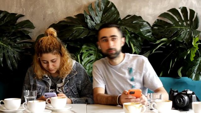 Бариста и гость пробуют "немолоко" вслепую смотреть онлайн