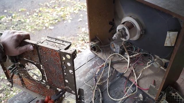 Потрошим телевизор "Весна-346" или осколки прошлого смотреть онлайн