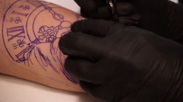 Lion's time - Tattoo time lapse смотреть онлайн