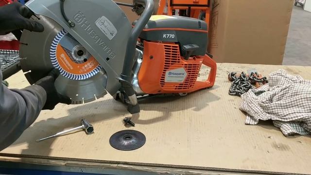 How to change a blade on a Husqvarna K770 смотреть онлайн