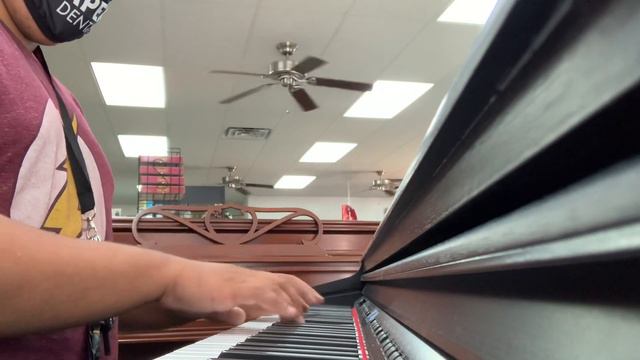 Playing a Piano in music store смотреть онлайн