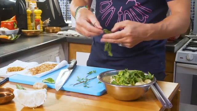 Лучший Постный салат, который я готовлю уже восемь лет. Вы будете его готовить и в обычные дни. смотреть онлайн