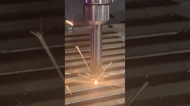 Варим нержавейку лазером. Роботизированная сварка. смотреть онлайн