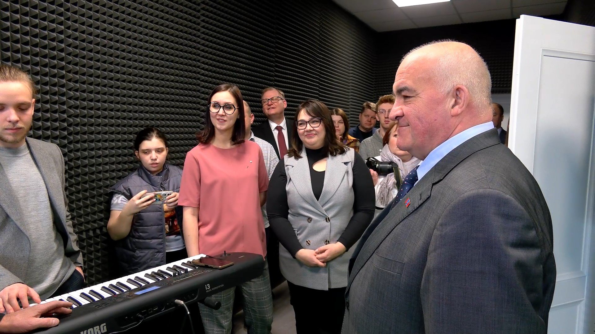 Губернатор Сергей Ситников оценил возможности нового помещения Молодежного центра «Кострома»