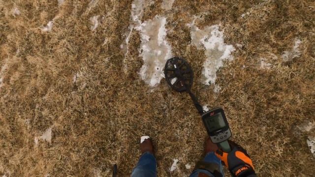 Minelab X-TERRA PRO Metal Detecting In HEAVY Iron And COLD Conditions!!!