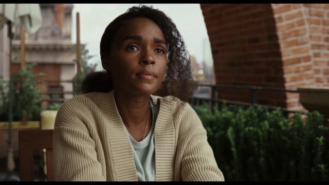 "Я не Джеймс Бонд" - Бенуа Бланк | Достать ножи 2. Стеклянная луковица смотреть онлайн