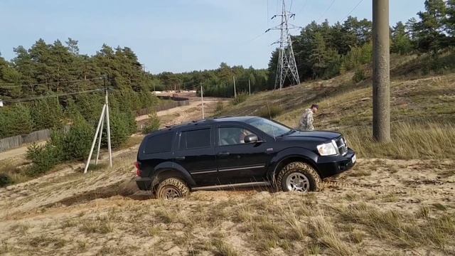 dodge durango and renault duster on sand.toyo open country mt 295/70 r17 смотреть онлайн