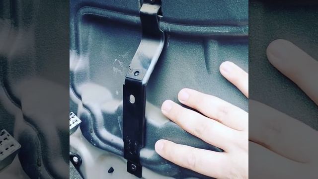 почему хрипят динамики Volvo смотреть онлайн