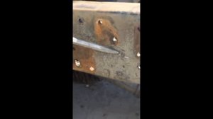 Как выбить заклёпку из рамы грузового автомобиля