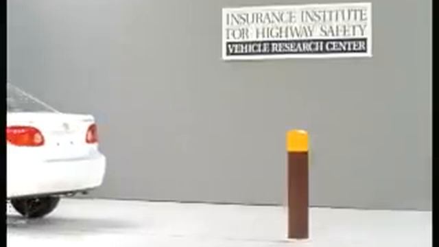 Crash Test 2003 Toyota Corolla / Altis ( 5 M.P.H) Rear into Pole IIHS смотреть онлайн