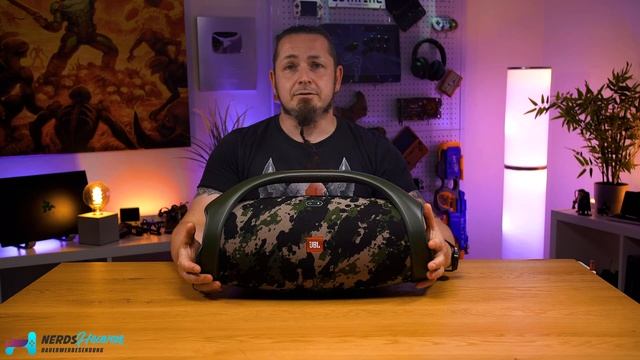 Gandalfs 5000W Bass Machine! JBL Boombox 2 смотреть онлайн