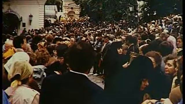 Брат Роже Шютц. Фрагмент 3 - приезд в СССР; рассказывает Ирина Языкова смотреть онлайн