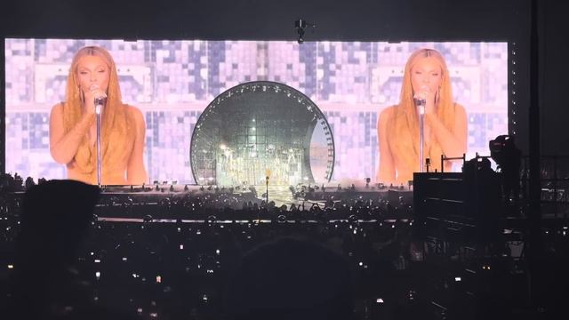 Beyoncé - Dangerously in Love (Live Renaissance World Tour 7/26/23) смотреть онлайн