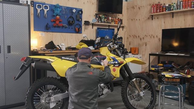 Ep 9. Suzuki DRZ400E Graphics Sticker Decal Kit смотреть онлайн