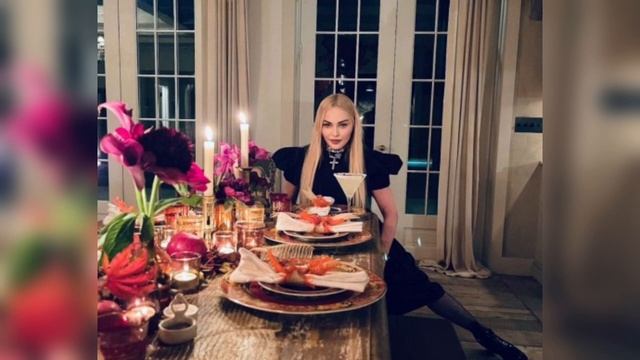 Madonna's Risqué Lingerie Photoshoot смотреть онлайн
