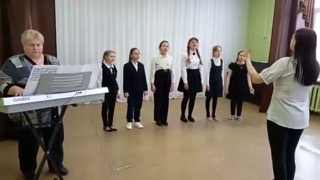 сл и муз Л. Олиферовой, "Пригласи меня, папа, на вальс". Старшая группа ансамбля "Акцент". смотреть онлайн