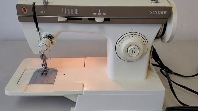 Maniac Mark's 17th Auction - Lot 140 - Singer Sewing Machine Made in Brazil смотреть онлайн