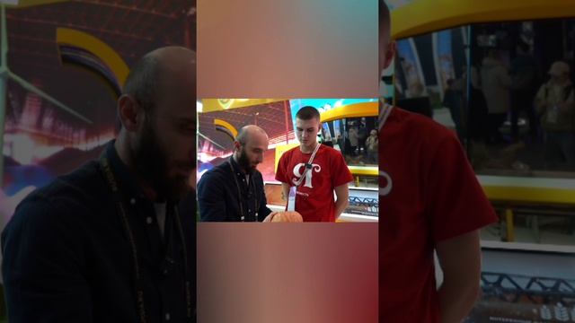 Омар выбрал тыкву| Омар в Большом городе #shorts смотреть онлайн