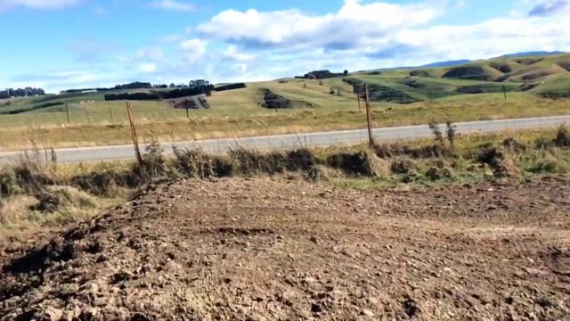 Doing jumps on the Suzuki DRZ 125 and two Honda CRF 110’s смотреть онлайн