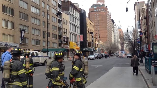 NYPD Unmarked Unit Responding With The New Bomb Squad Truck For A Suspicious Package смотреть онлайн