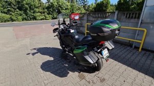 Kawasaki GTR 1400 vs Versys 1000 se