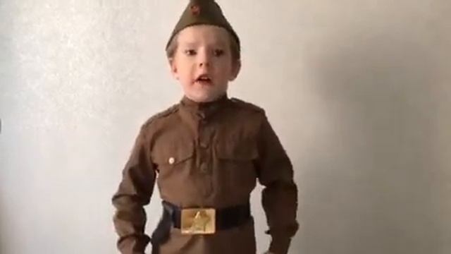Курков Давид читает стихотворение о солдате смотреть онлайн