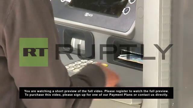 Cyprus: Twelve-day bank closure takes its toll смотреть онлайн