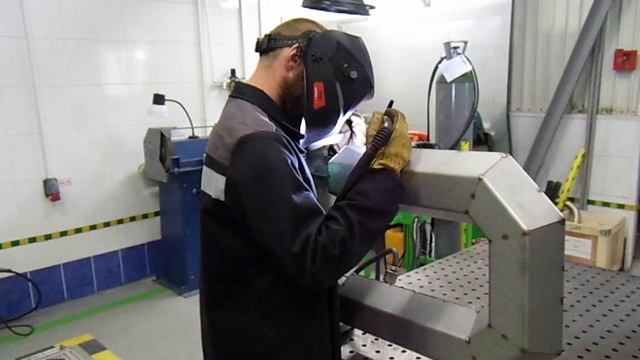 Сварка расходомеров в цехе компании "ЭМИС" https://emis-kip.ru смотреть онлайн