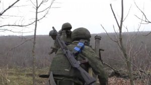 Боевая работа расчета 120-мм миномета Южного военного округа при выполнении огневых задач.mp4