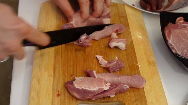 Бефстроганов из говядины со сметанным соусом и свинина с картошкой смотреть онлайн