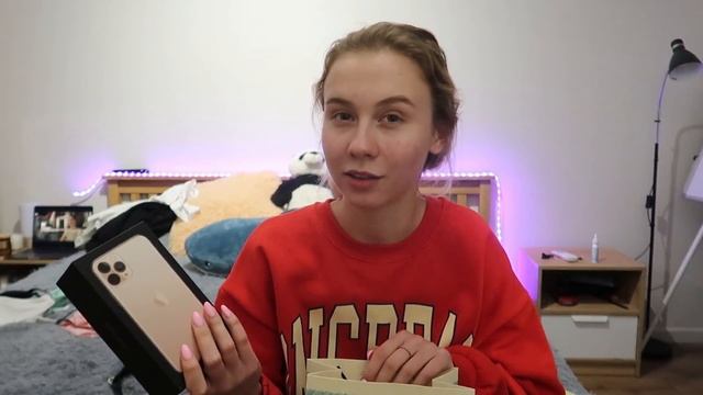 Спонтанно улетели на море?? Подарили бабушке iPhone ? Куда едем?