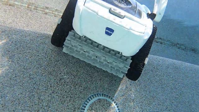 I wanted a Good Robot to clean and vacuum my pool / Polaris P825 Sport  / My Review & Demo смотреть онлайн
