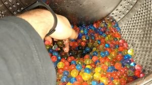 Experiment - Orbeez and Big Firecrackers - in a Washing Machine