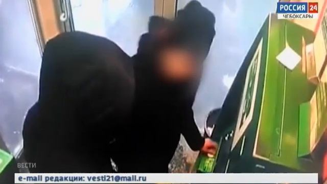 Подростки, похитившие деньги с чужой банковской карты, пришли с повинной смотреть онлайн