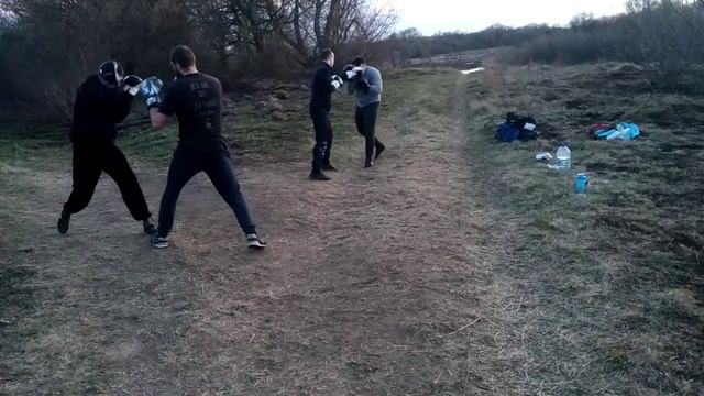 #спаринги#уличнаяьренировка#бокс#кикбоксинг#улица смотреть онлайн