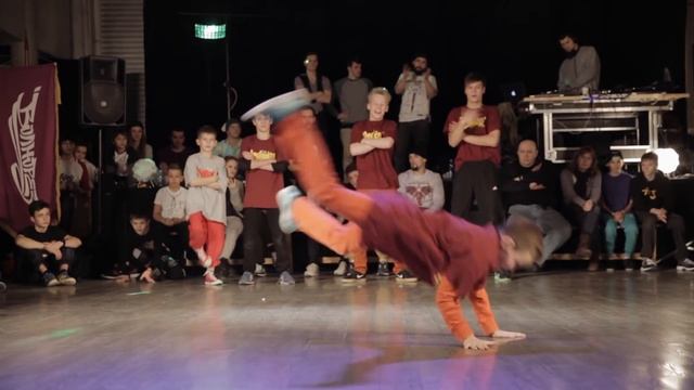 Шоу Breakoniers - Зачетный концерт школы Волнорез 2016 смотреть онлайн