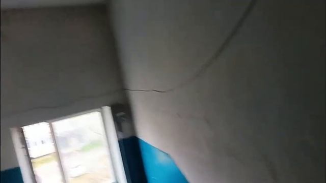 Снова шастают всякие по квартирам без полномочий... смотреть онлайн
