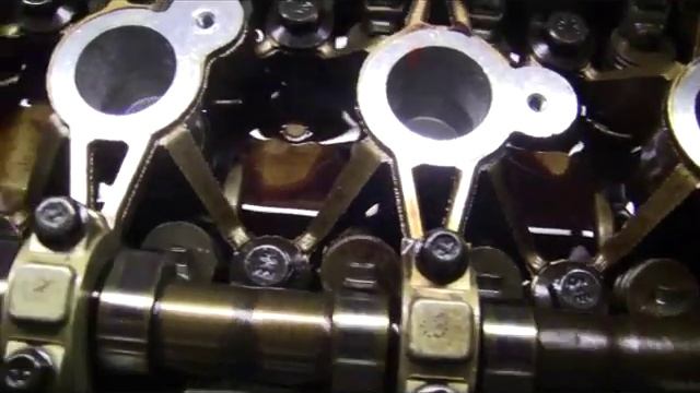 GM/Saturn Ecotec 2.2L VUE DOHC, Open Valve cover смотреть онлайн