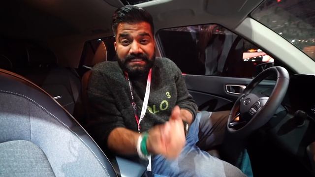 Hyundai Venue First Look - Blue Link Technology Is Amazing!!! смотреть онлайн