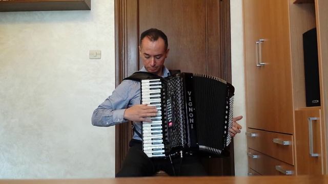 M. 13 - mazurka di B. Albertino - (alla fisarmonica Renato Siena) смотреть онлайн