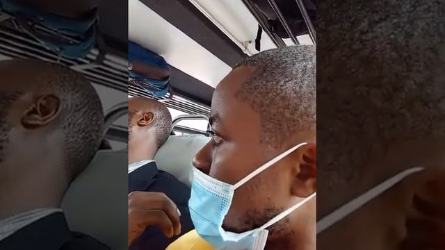 At Nairobi Airport смотреть онлайн