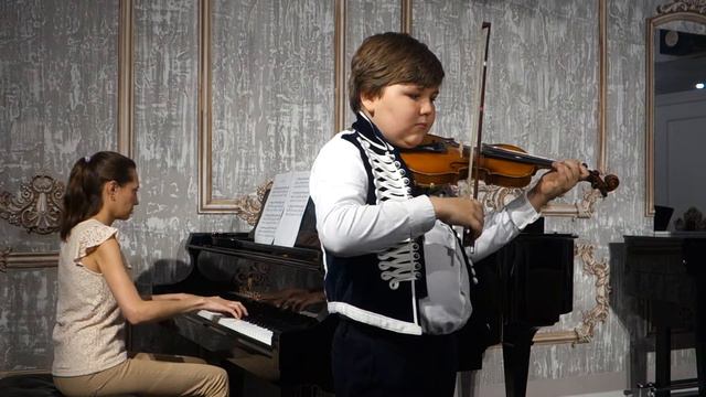 А Устюгова Весенний ручеек. Исп. Русских Давид смотреть онлайн