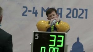 Толчок двух гирь по 16 кг. Как продержаться 10 минут, если сам весишь 31 кг.