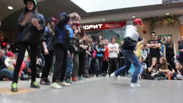 Spring Dance Fest 2014 в Глобусе, день первый - "The best crew" смотреть онлайн