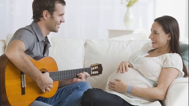 Шевеление плода во время беременности. Первые толчки ребенка