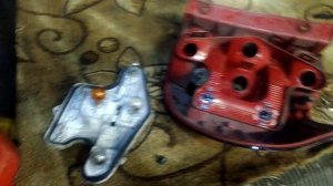 Как заменить лампу стоп сигнала на Шкода Ети