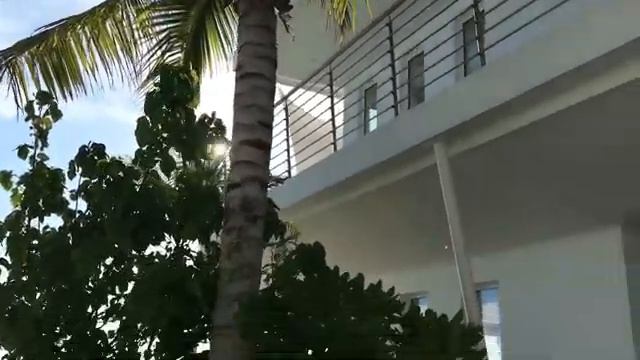 Maldives Lux North 5* смотреть онлайн
