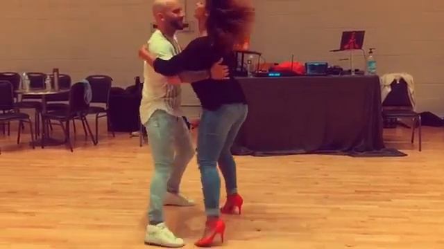 Ataca y la Alemana BACHATA - Deja vu смотреть онлайн