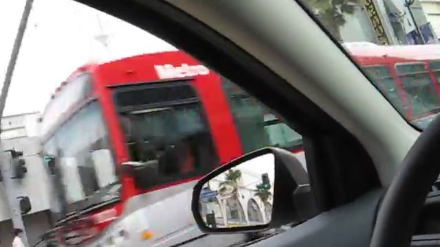 Driving passed Grauman's Chinese Theatre - Mann Theatres смотреть онлайн